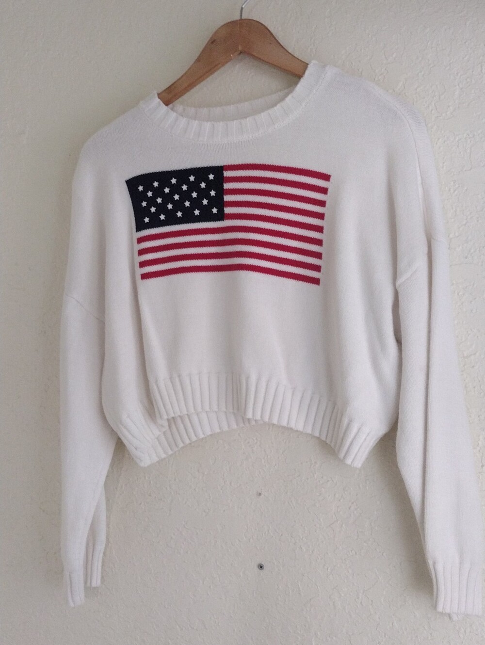 Moon & Madison American Flag Cropped Knit Sweater White Size Small - Picture 4 of 6